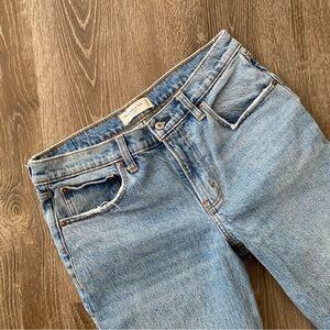 A&F Mid Rise 90s Straight Jeans - Medium - Sz 30